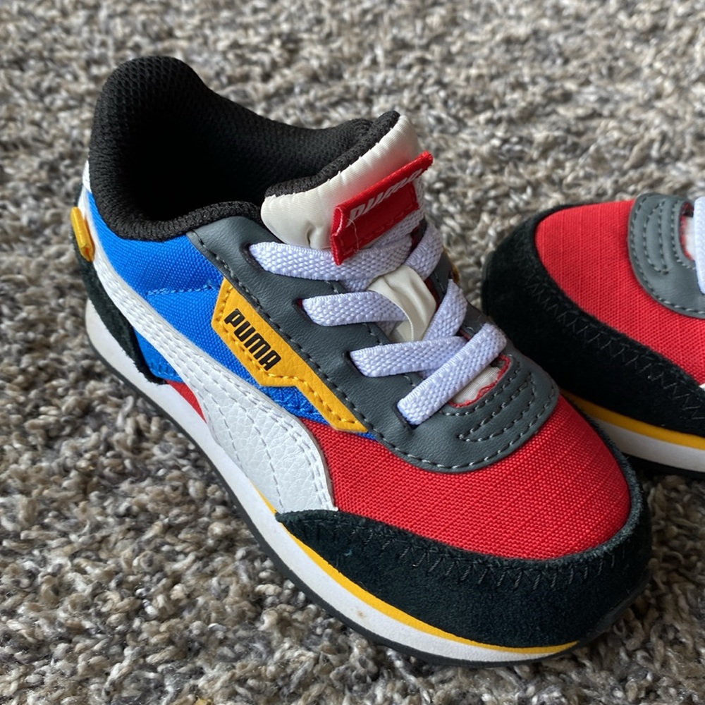 Puma Size 7C Sneaker